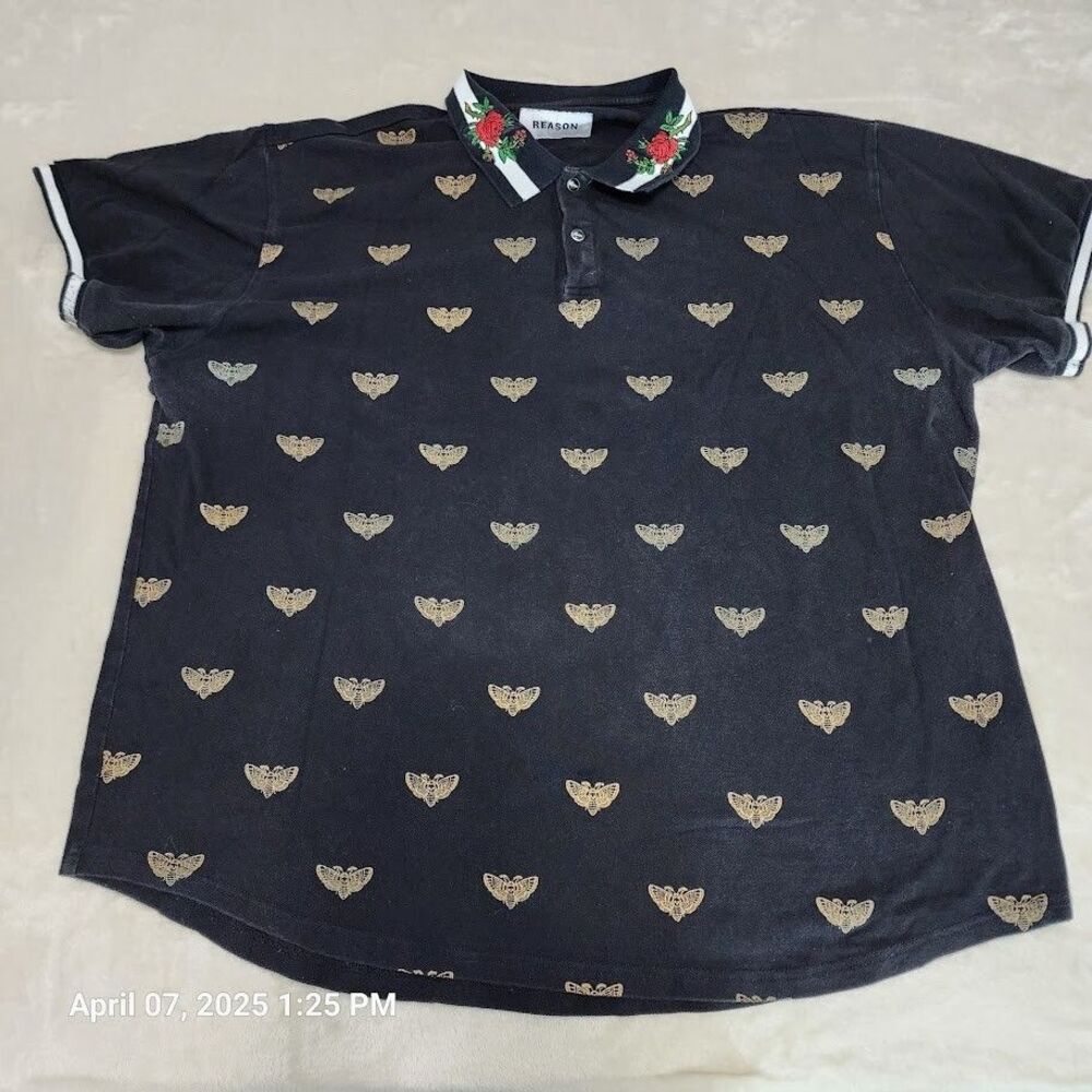 Reason Polo Bees & Roses No Size Tag 100% Cotton 26" Pit to Pit 29" Length Snaps